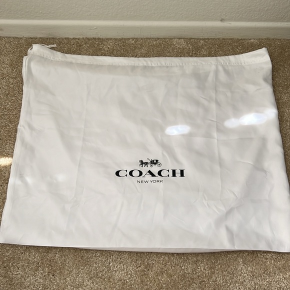 Coach cream colored backpack. 3 pockets (2 big, 1 small) - Picture 11 of 11